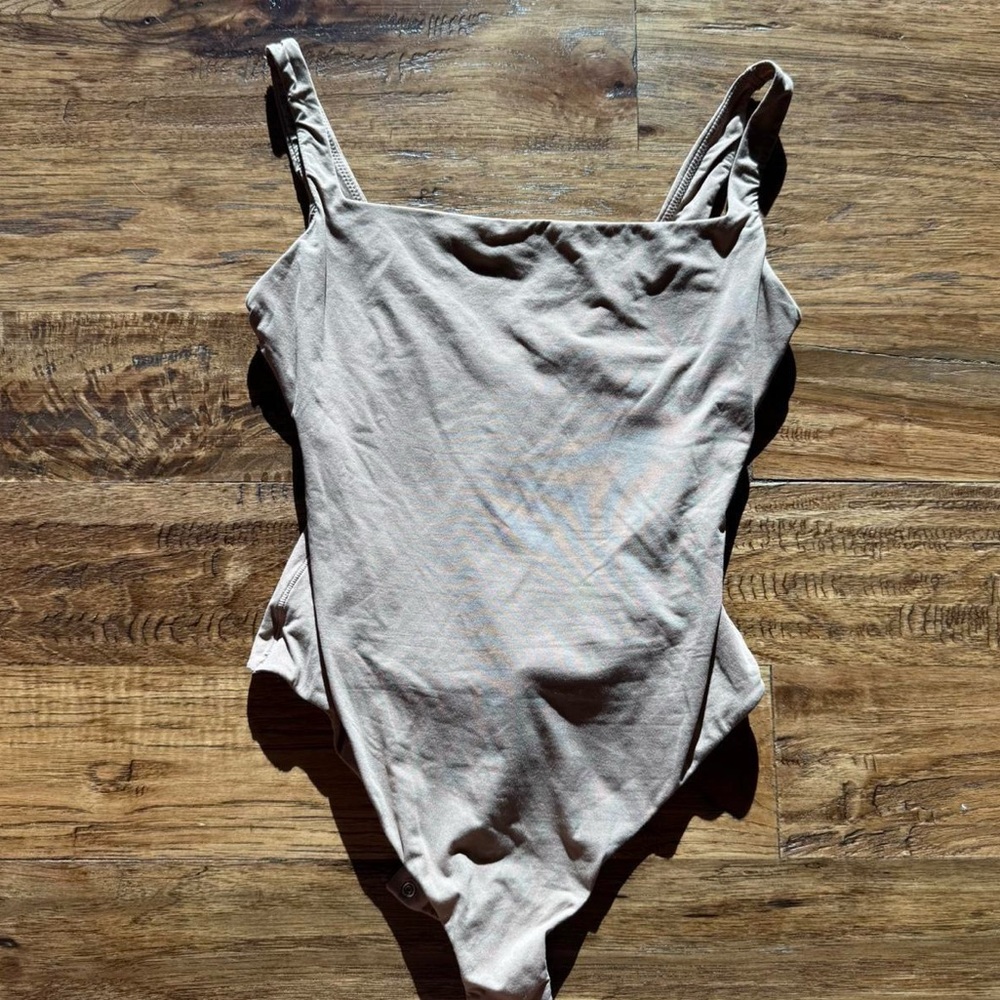 skims square neck tank bodysuit